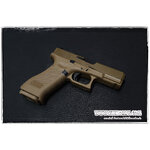 ปืนอัดลม ระบบแก๊สโบลว์แบล็ค รุ่น Glock19X สี Coyote color ระบบแก๊สทั่วไป ค่าย Umarex มาร์คกิ้งครบ