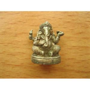 • พระเครื่อง •