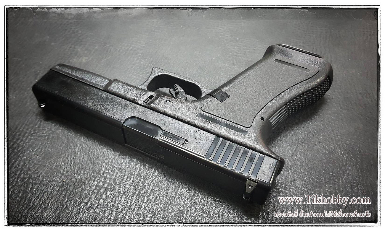ปืนอัดลมแบบชักยิงทีล่ะนัด Glock17 สีดำ KWC งานใต้หวัน