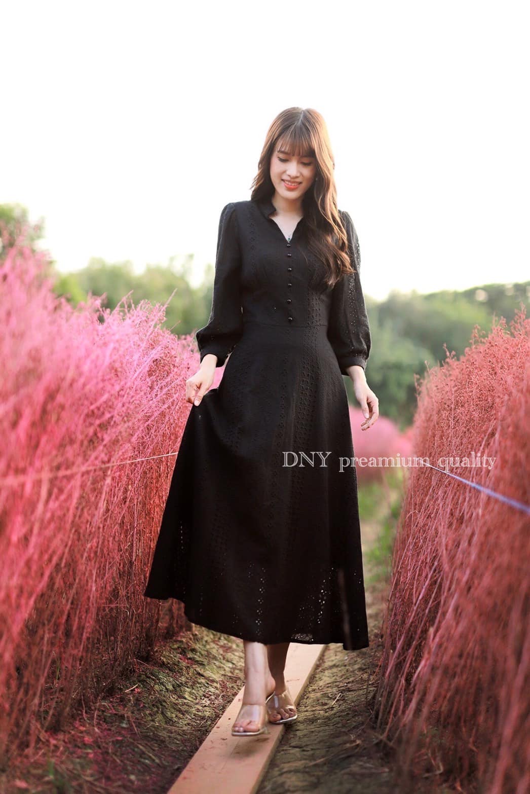 ชุดดำ maxi dress เนื้อผ้าcotton ฉลุลายดอกสีดำ