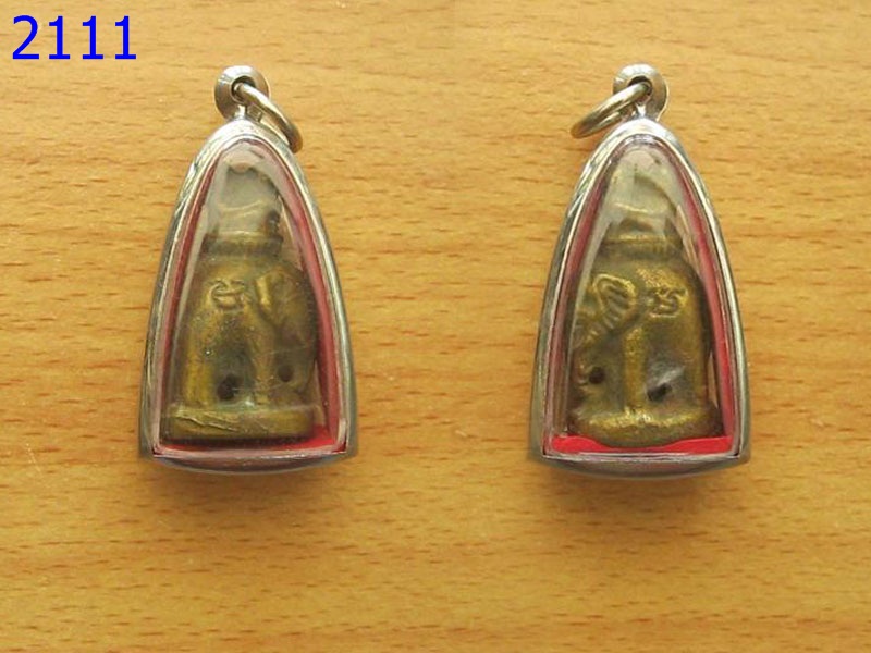 อิ่นนั่งหลังช้าง เครื่องราง โบราณ (รหัส2111)