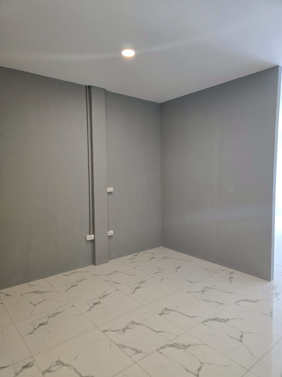 ให้เช่าอาคารพาณิชย์ ริมถนนเอกชัย ปากซอยเอกชัย109 (รหัสทรัพย์ B12615ห้อง3)