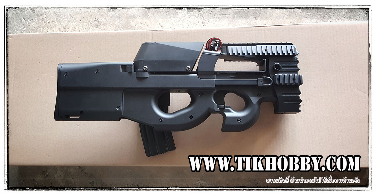 ปืนอัดลมไฟฟ้า P90+แม๊กบ็อก CM060G จาก Cyma