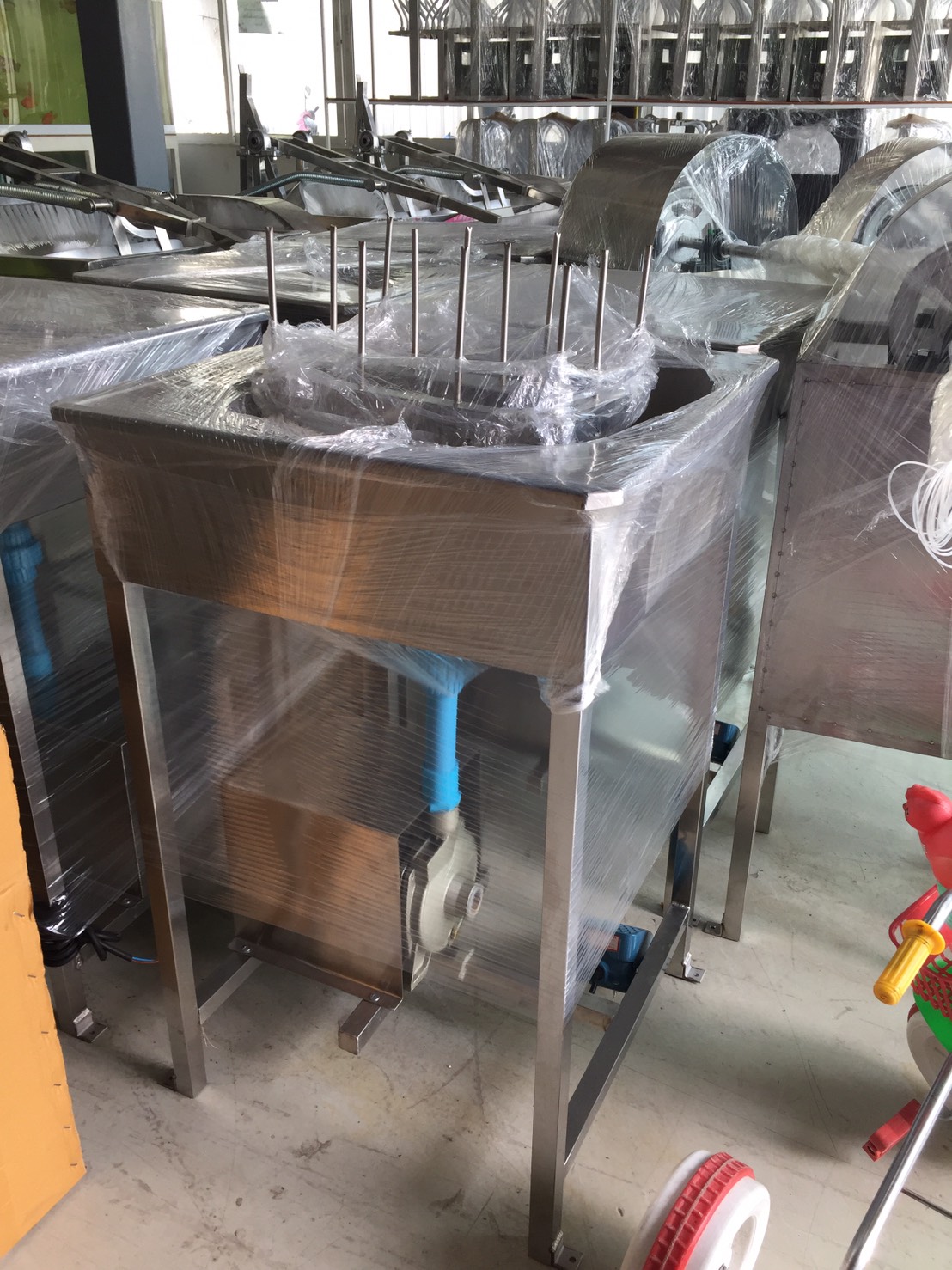 เครื่องล้างขวดภายในสำหรับโรงงานผลิตน้ำดื่ม