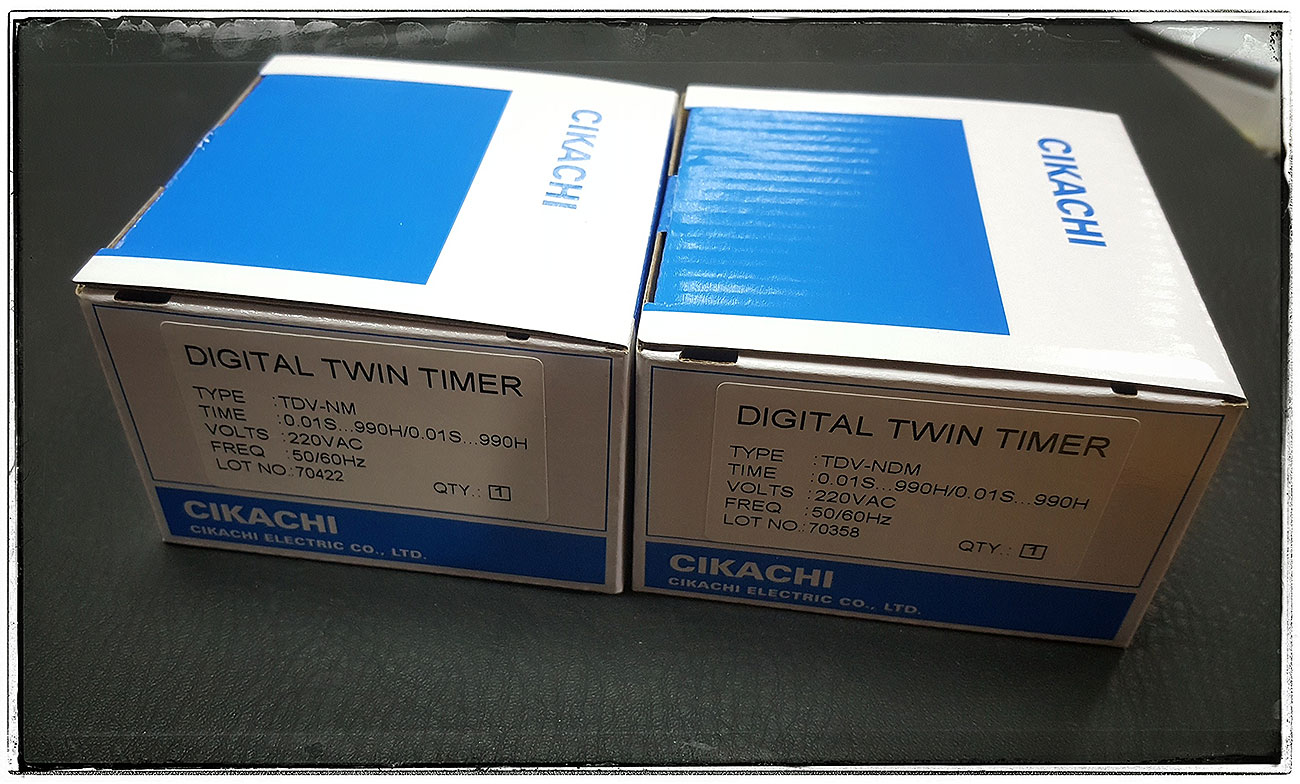 ทวินไทม์เมอร์ตั้งเวลาที่ใช้ตู้คอนโทรล แบบ TDV-NM 0.01S-990H Analog Coil220V (รูปทางซ้ายครับ) ชิคาชิ