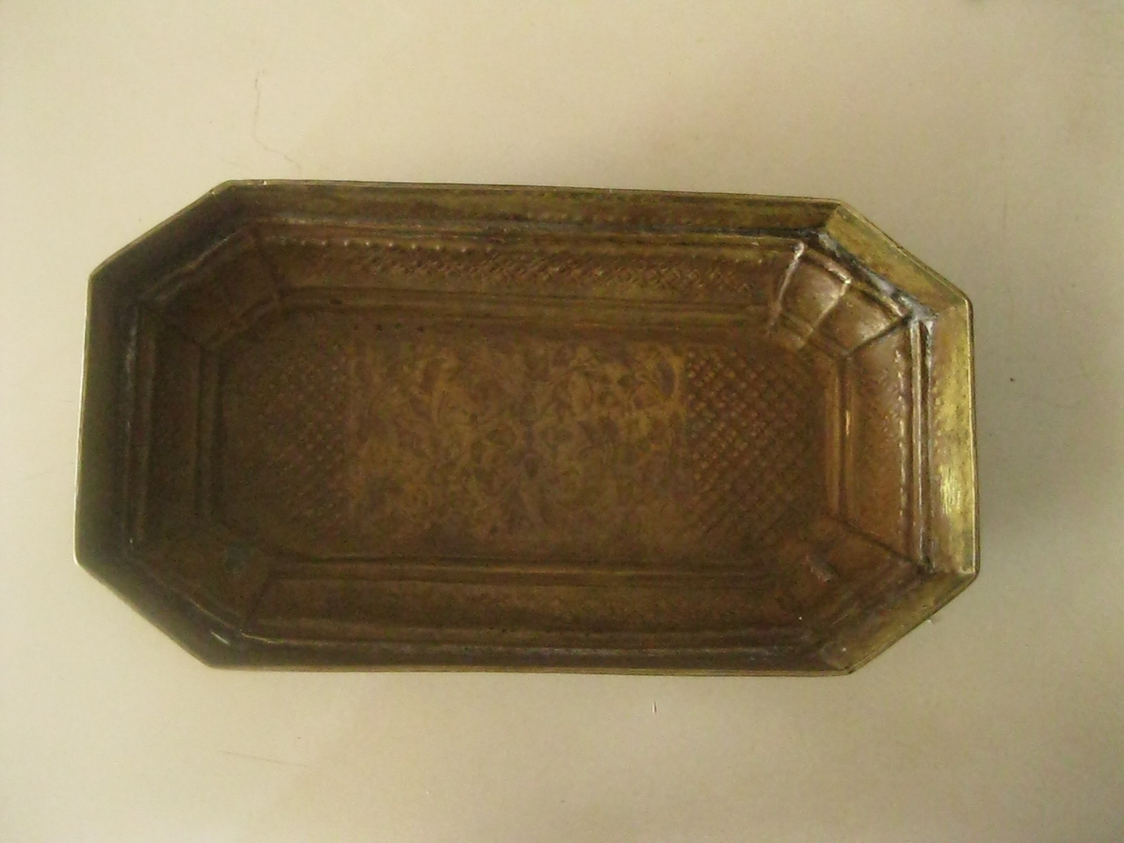 ตลับทองเหลือง8เหลี่ยม (4148)