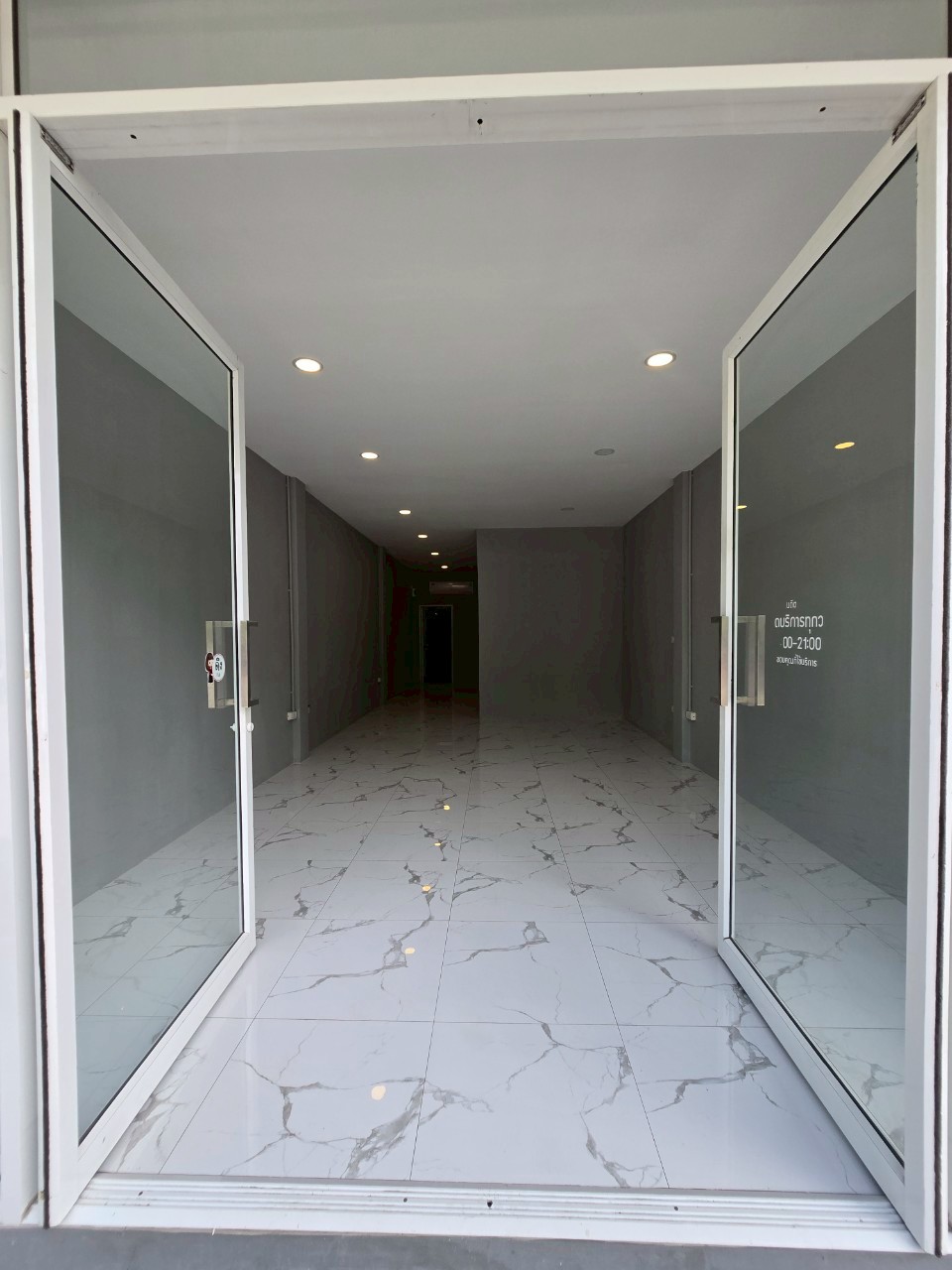 ให้เช่าอาคารพาณิชย์ ริมถนนเอกชัย ปากซอยเอกชัย109 (รหัสทรัพย์ B12615ห้อง3)