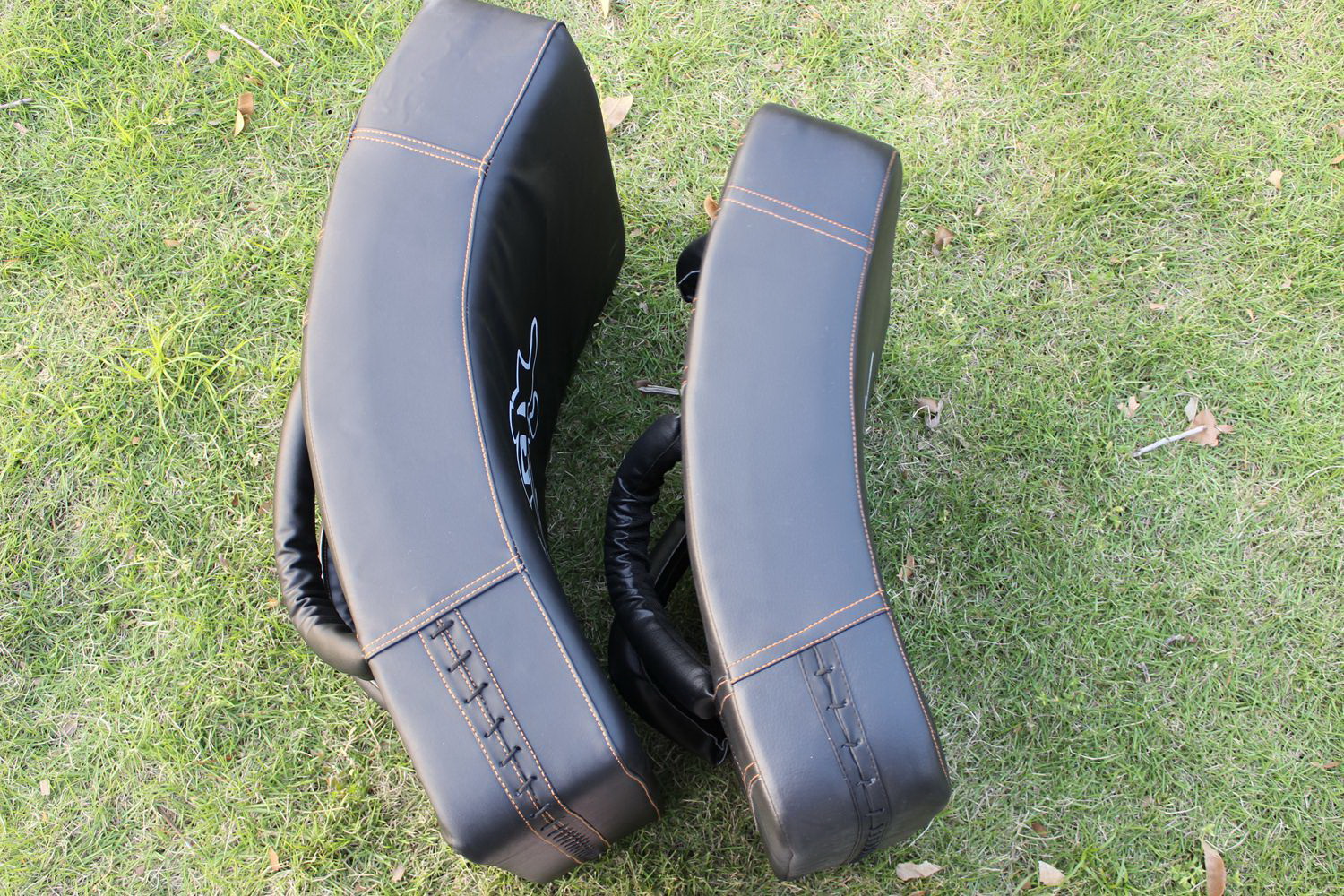 เป้าเตะ เป้าล่อสำหรับเทควันโด เป้าโค้งใหญ่