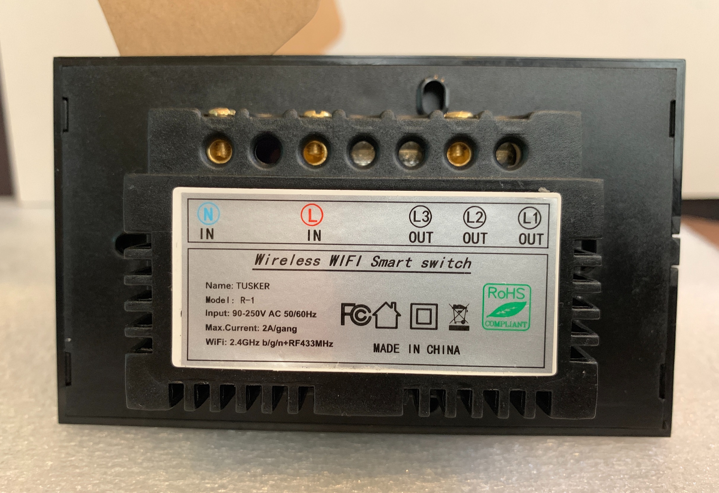 Tusker Smart Switch 3Gang ( WiFi + RF 433 Mhz ) Support E-Welink [รับประกัน 1 ปีเต็ม]