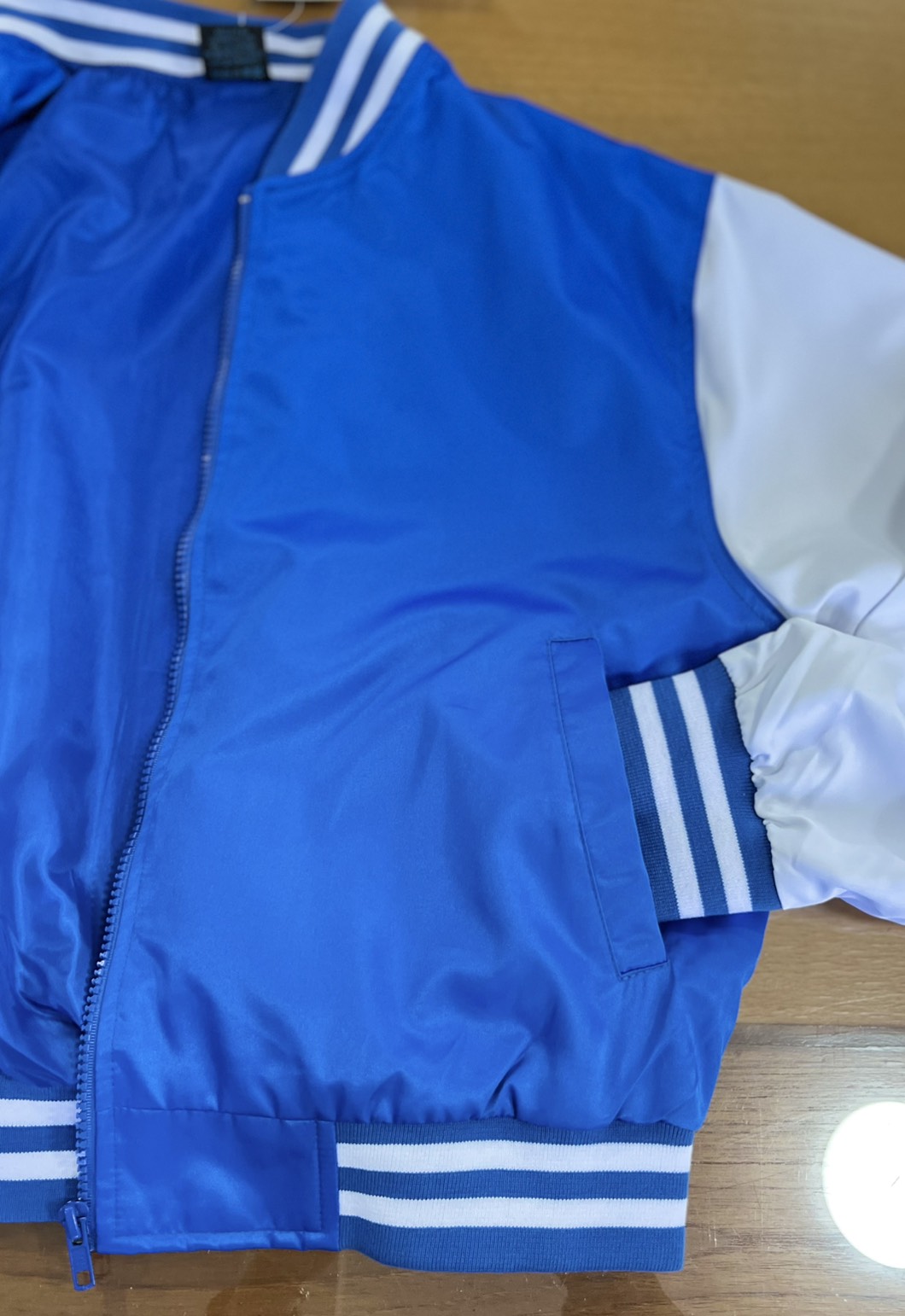 Jacket เสื้อแจ็คเก็ต สไตล์วัยรุ่น ตัวสั้น เนื้อผ้าใส่สบาย แฟชั่น ทันสมัย มาใหม่