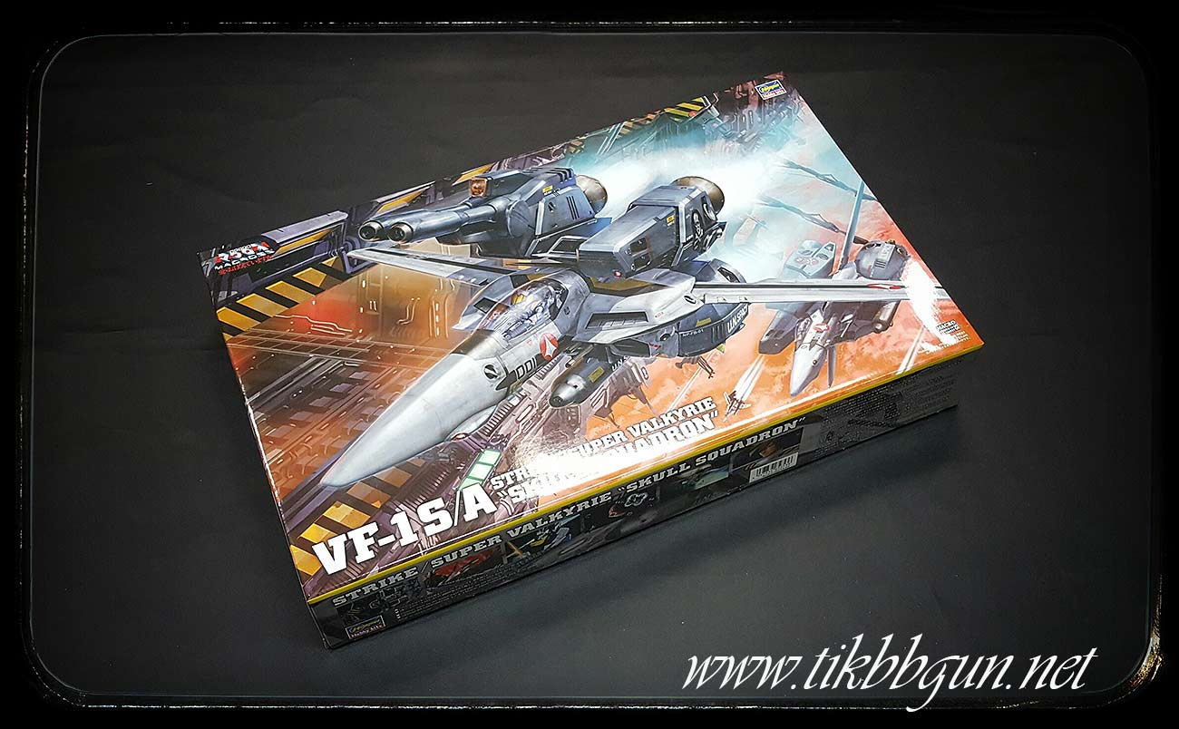 1/48 VF-1S/A Strike/Super Valkyrie Skull Platoon by Hasegawa