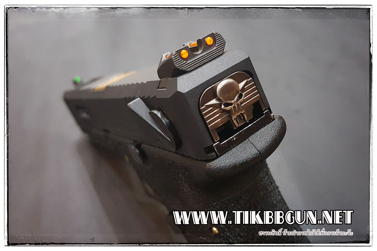 ปืนสั้นระบบแก๊สโบลว์แบล็ค รุ่น G18 T1 WE สีดำ สไลด์แต่งสีดำ ท่อสีทอง