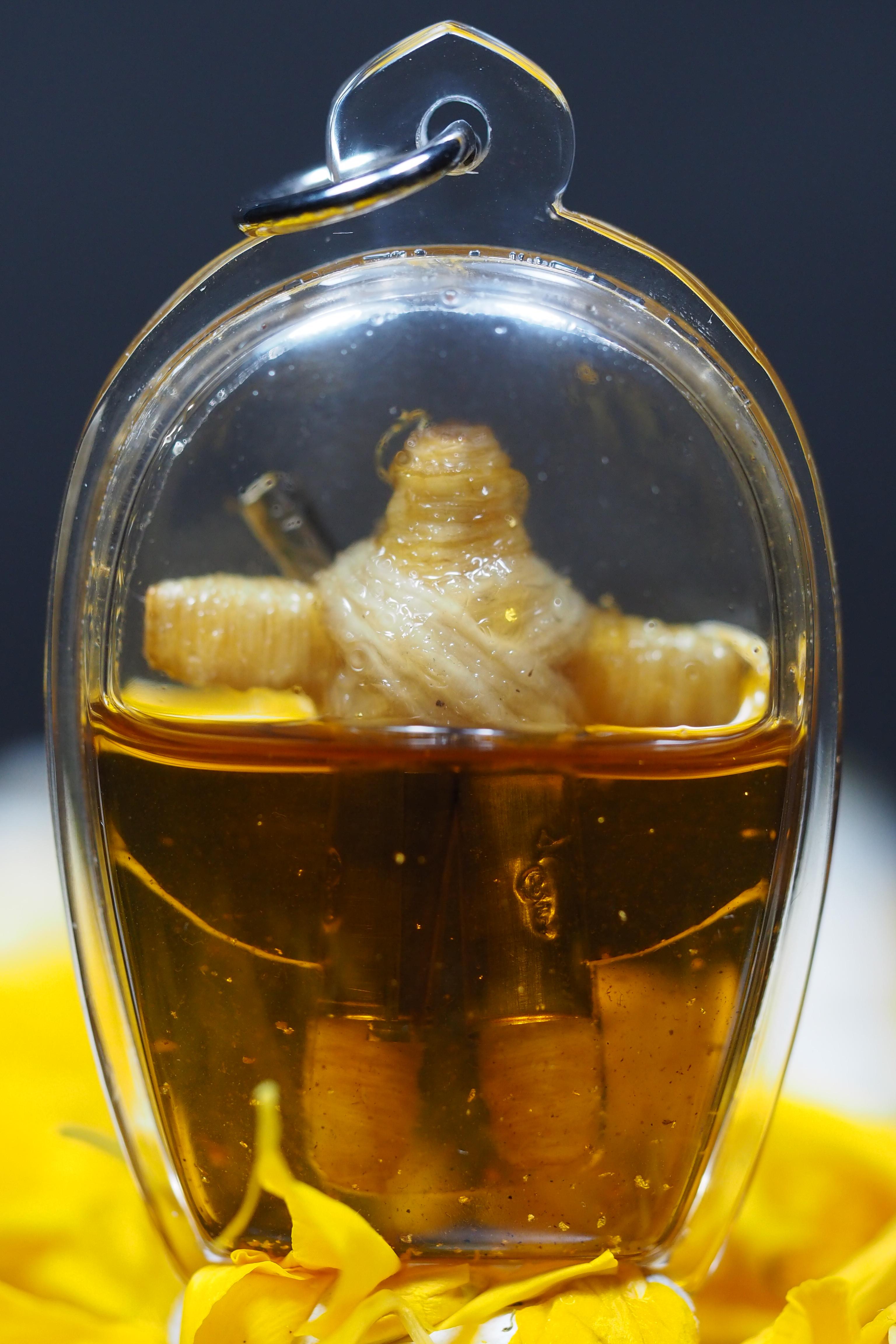 หุ่นพยนต์อาถรรพ์เลี่ยมน้ำมัน อาจารย์ปะคอง รุ่นเจริญ