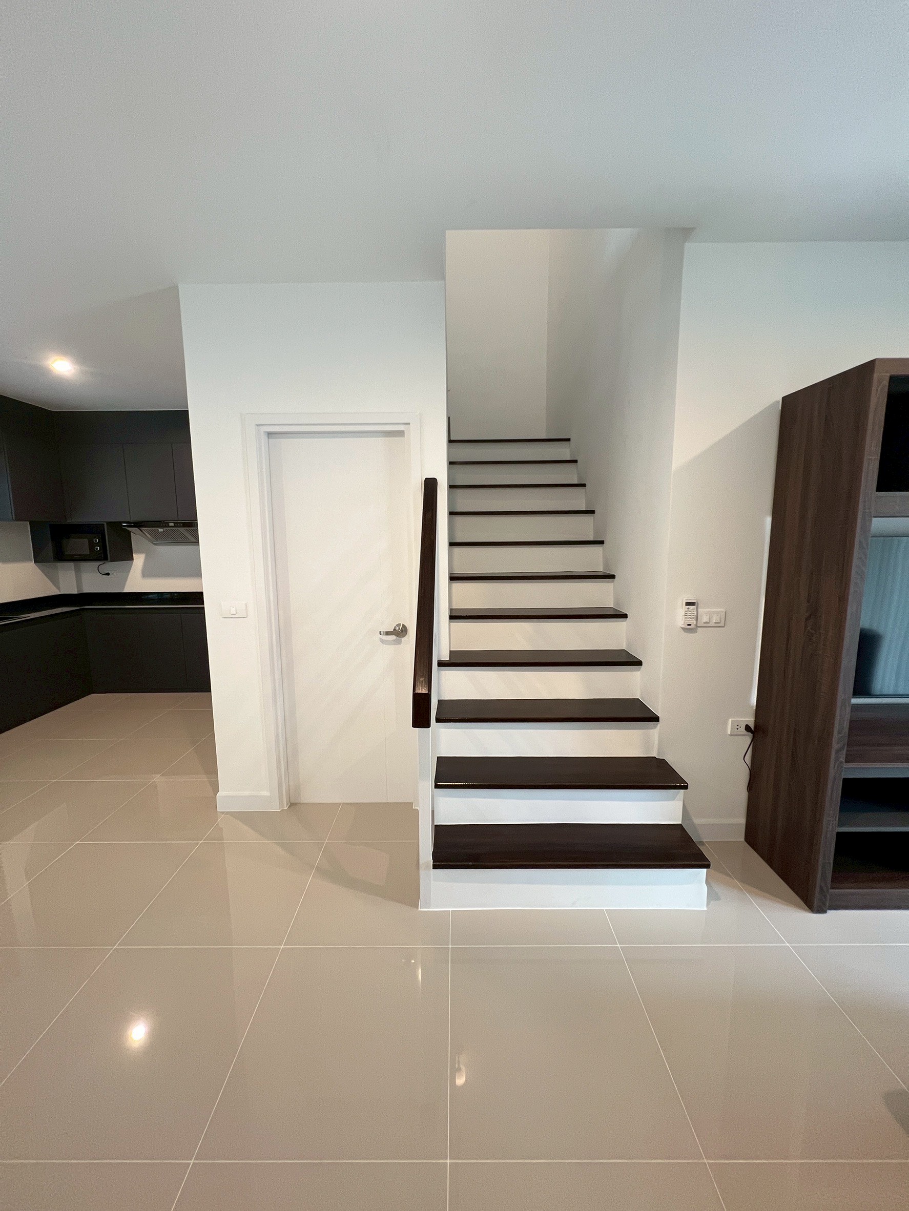 ให้เช่าบ้าน หมู่บ้านเอซเซน ปิ่นเกล้า-ศาลายา (EZZEN) (รหัสทรัพย์ ES25912)