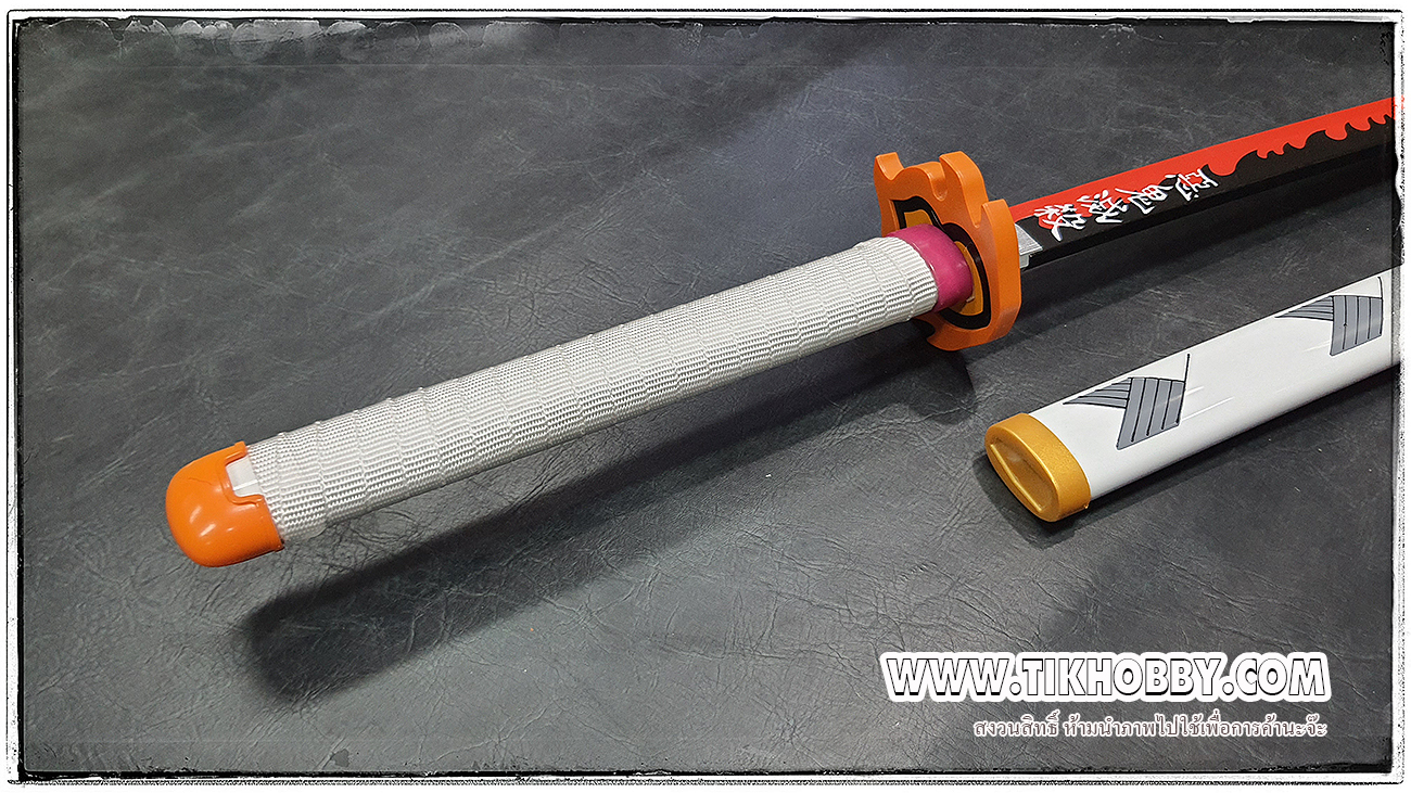 ดาบของ เสาหลักเพลิง จากเรื่องดาบพิฆาตอสูร (ใบดาบไม้ ไม่เป็นอันตรายต่อบุตรหลาน)