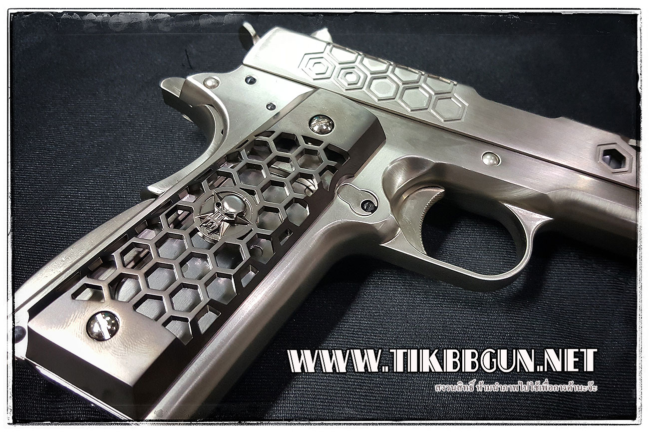 ปืนสั้นระบบแก๊สโบลว์แบล็ค รุ่น M1911A1 Hex Cut WE สีเงิน