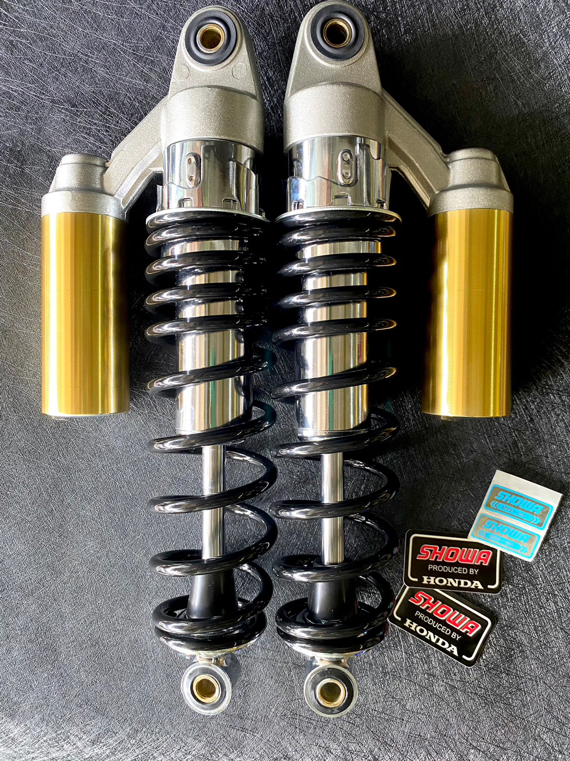 โช๊ค Showa โช๊คโชว่า T2 Tech2 สะตัดทอง สปริงดำ / สปริงแดง งาน 50A ยาว 330 mm. รุ่น Wave,Dream แก๊สแท้ งานไทย ประกัน 3 เดือน โช้ค โช้คแต่ง โช้คเวฟ โช้คหลัง