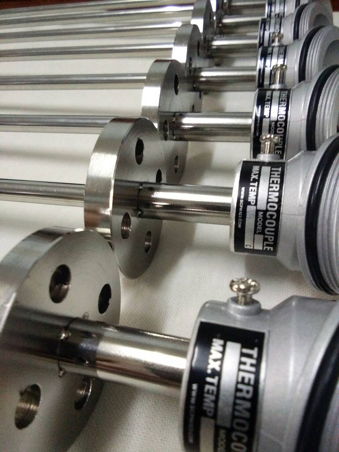 THERMOCOUPLE / RTD PT 100,500,1000,2000