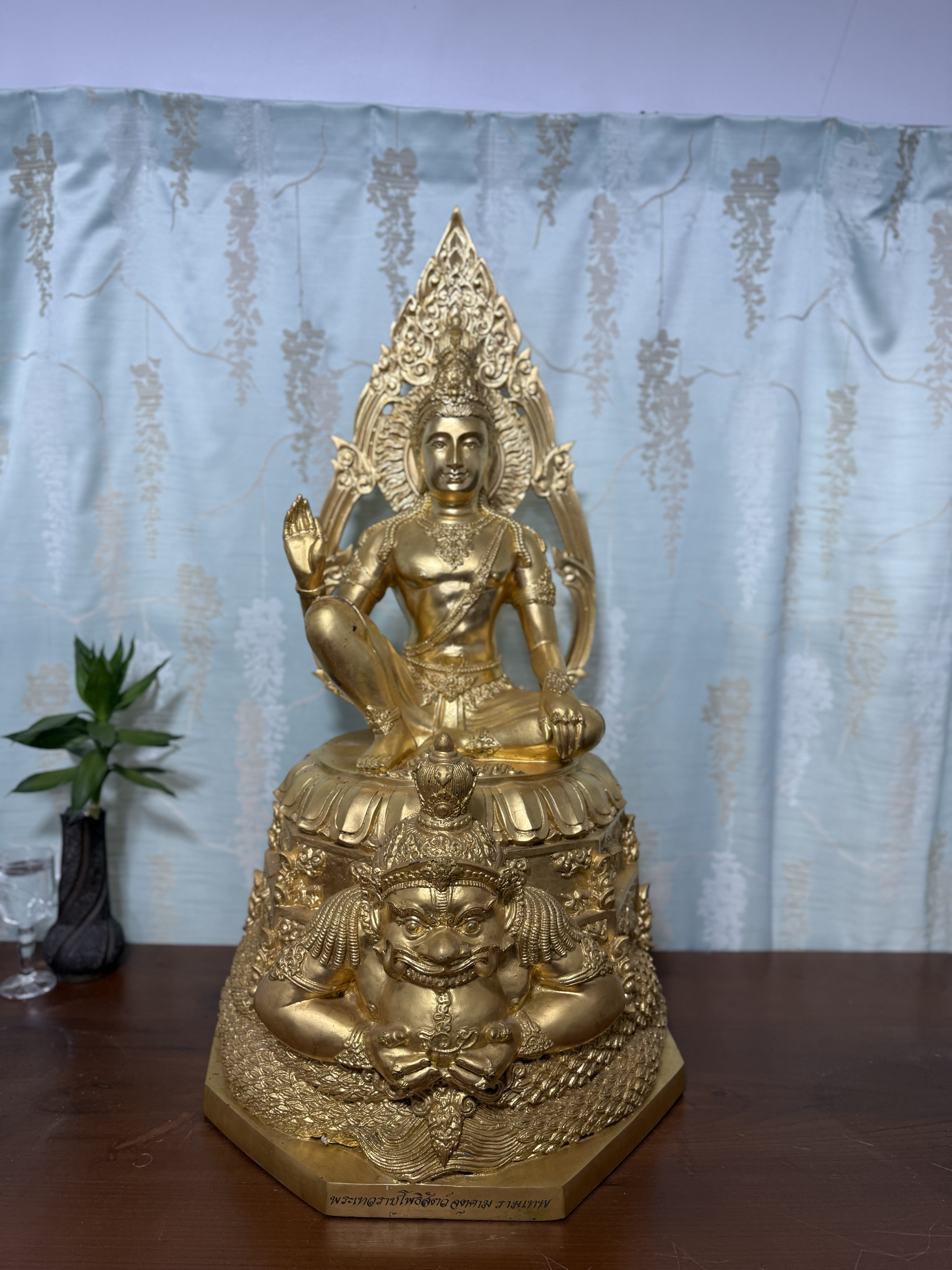 จตุคาม รามเทพ รุ่นพุทธภูมิ ขนาดความสูง1เมตร เนื้อ ปิดทอง จำนวนการสร้าง 108องค์