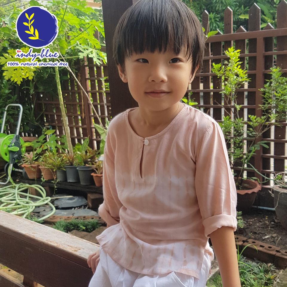 เสื้อคอเจาะเด็ก มัดย้อมสีธรรมชาติ – เสื้อผ้าคุณภาพดีจากสีธรรมชาติ