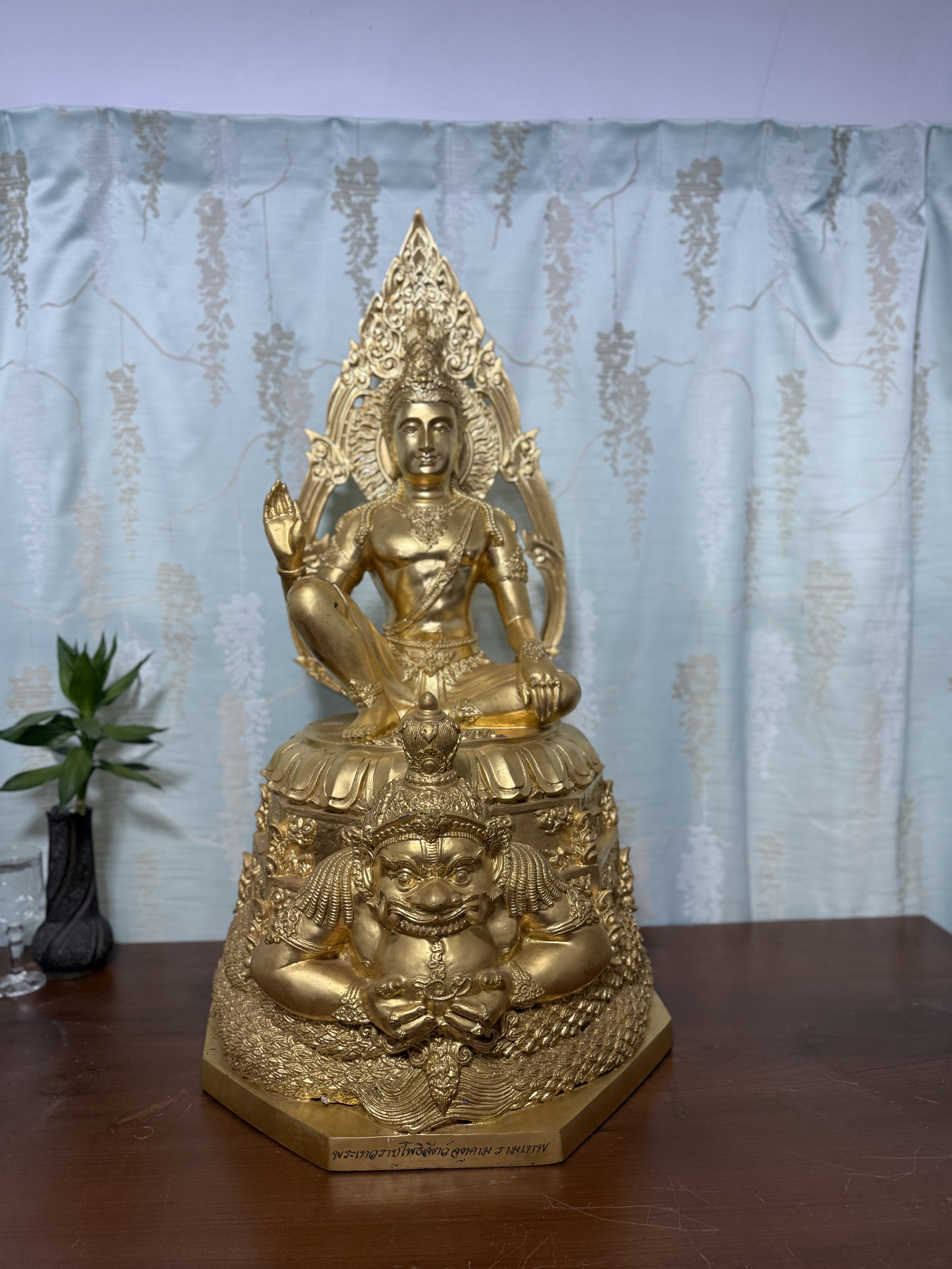 จตุคาม รามเทพ รุ่นพุทธภูมิ ขนาดความสูง1เมตร เนื้อ ปิดทอง จำนวนการสร้าง 108องค์