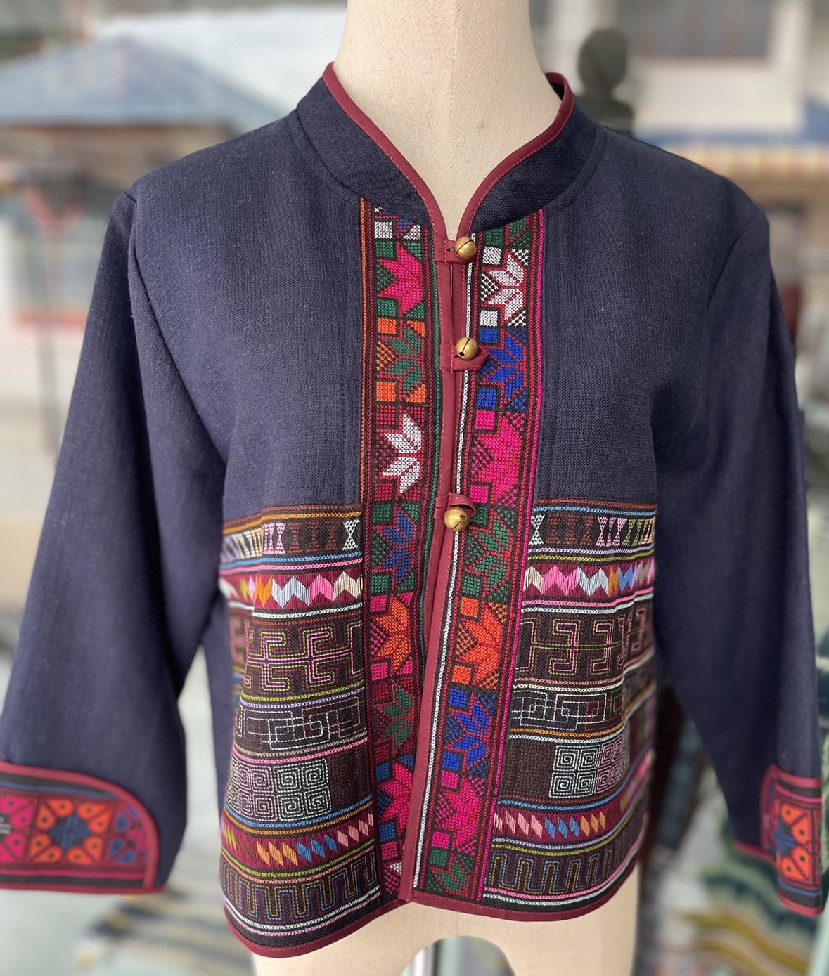 เสื้อคลุมคอจีนปักอาข่า