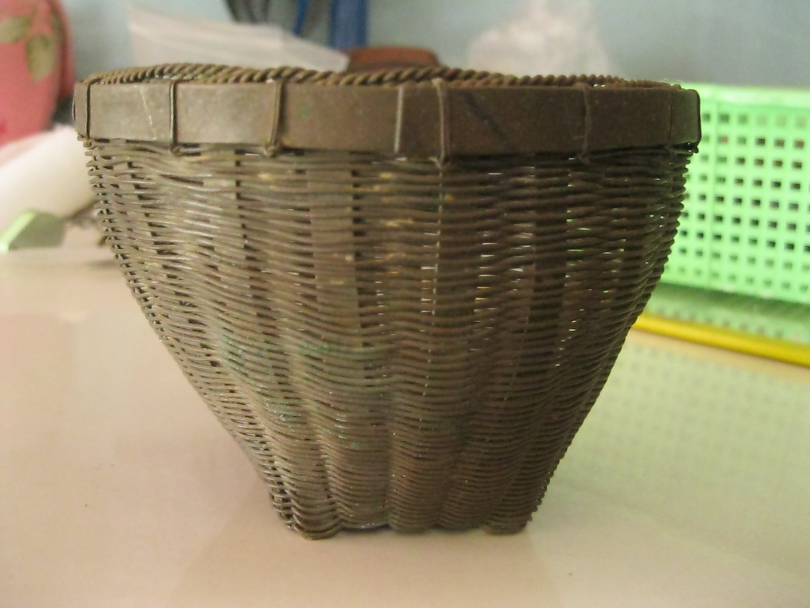 ตระกร้าสาน ทองเหลือง (4125)