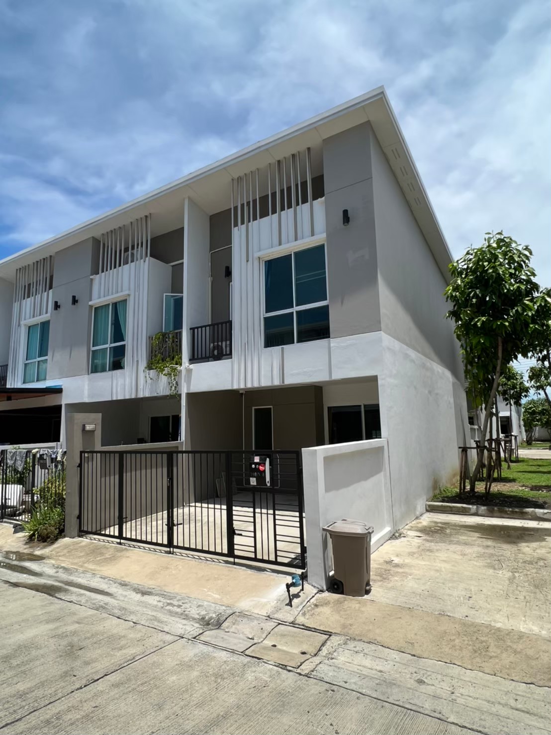 ให้เช่าบ้าน ฟอร์เร่ ศาลายา (รหัสทรัพย์ FS198108)