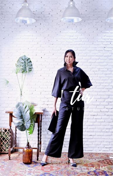 ชุดดำ เซตเสื้อเชิ๊ตแขนพอง มาคู่กับกางเกงขายาว M