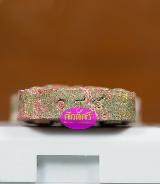 พระขุนแผนเนื้อว่านมหาเสน่ห์รักซ้อน ฝังตะกรุดทองชนวน 5 ดอก หลวงพ่อกลิ่น ธัมมธีโป จ.ลำปาง