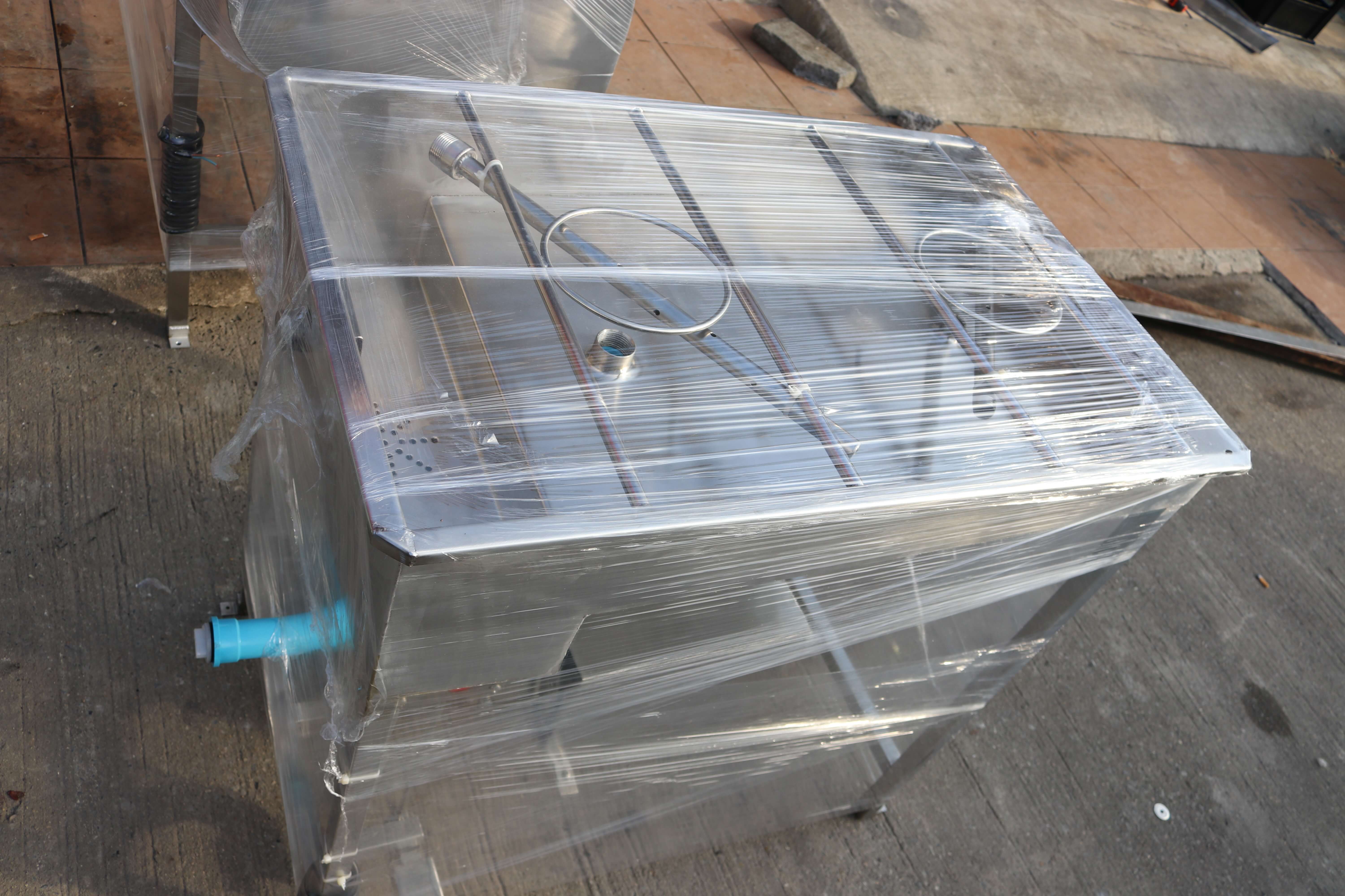 เครื่องล้างถังภายในชนิดเรซิ่นสำหรับโรงงานผลิตน้ำดื่ม