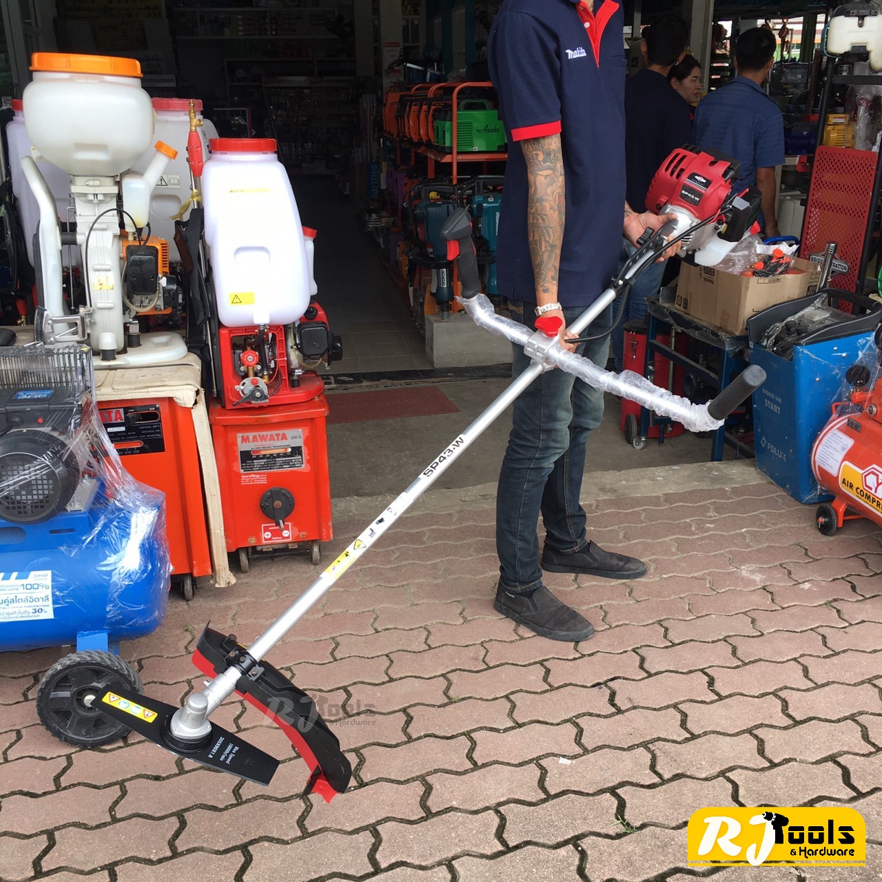 เครื่องตัดหญ้าข้อแข็ง Briggs and Stratton รุ่น SP43-W
