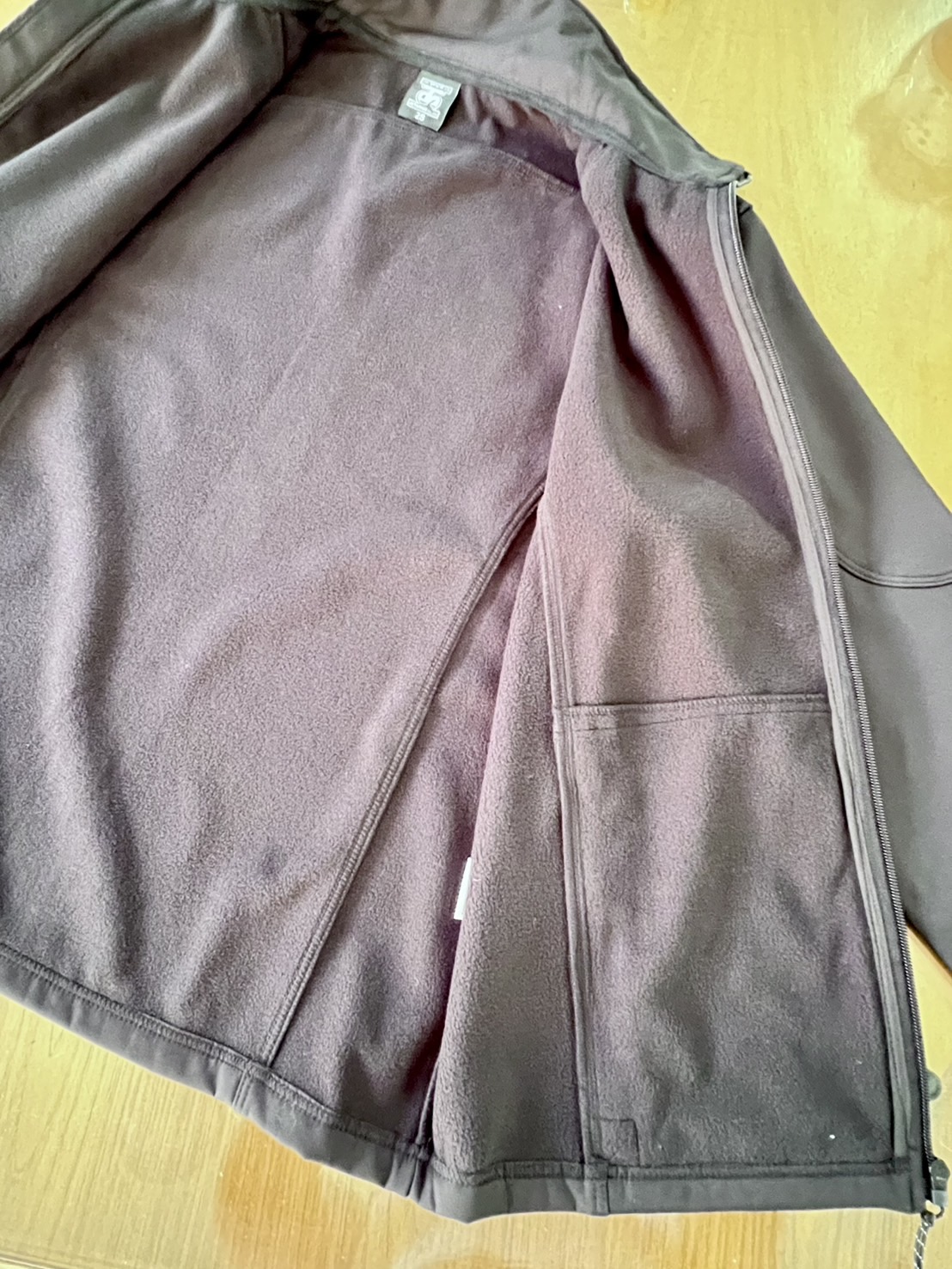 เสื้อแจ็คเก็ต เนื้อผ้าลามิเนต รุ่นใหม่ สีดำ ซิป YKK งานเย็บสวยมาก