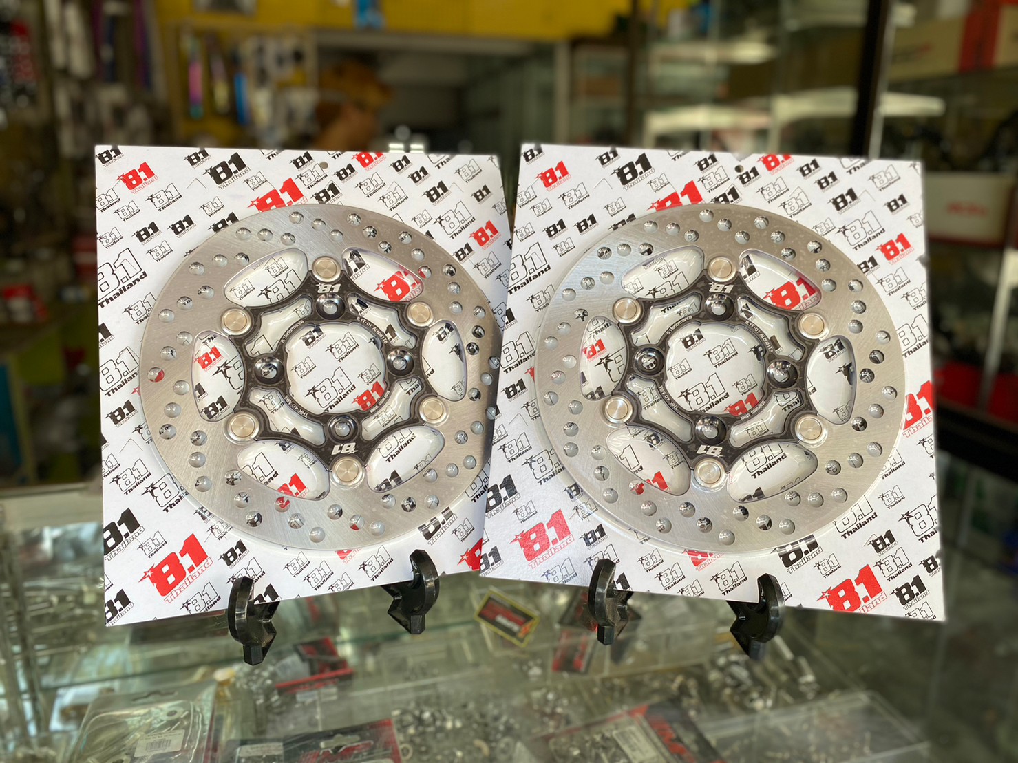 จานเบรค8.1 จานดิส 8.1 แท้ หมุดเลสตัน ใส้ดำ ใส่ wave110i wave125iปลาวฬ/led จาน 8.1 งานตัวใหม่ 220 มิล หมุดสแตนเลสแท้ ไม่มีสนิม ทนทานต่อการใช้งาน