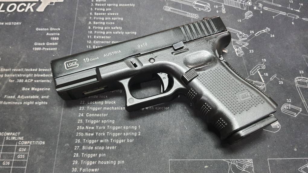 (มือ2) ปืนสั้น Glock19 Bell สีดำ สภาพยิงได้ปกติ รายละเอียดด้านล่างครับ (A)