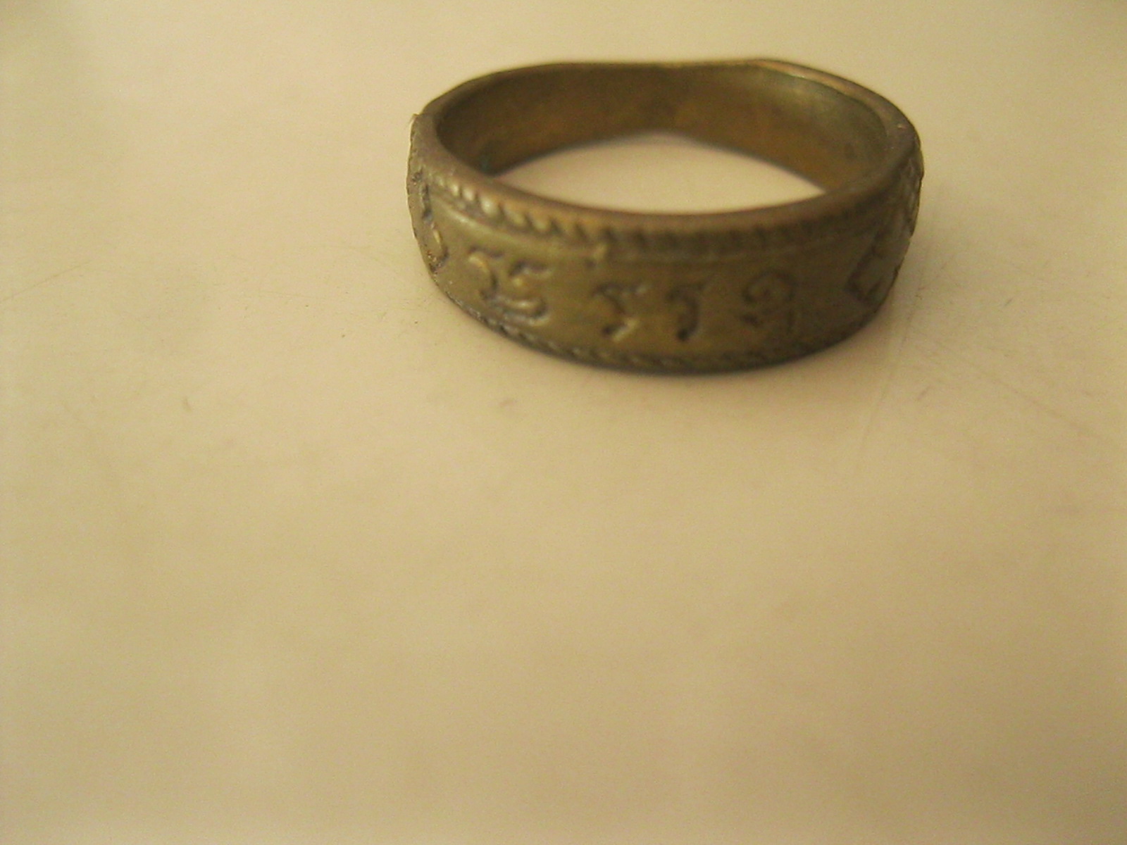 แหวนลงยันต์ (รหัส1918)