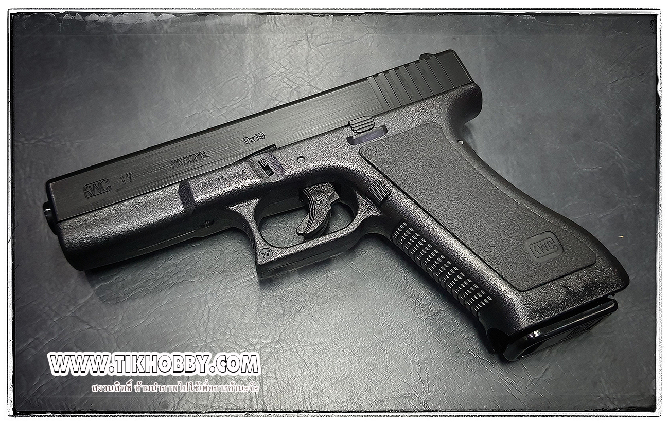 ปืนอัดลมแบบชักยิงทีล่ะนัด Glock17 สีดำ KWC งานใต้หวัน