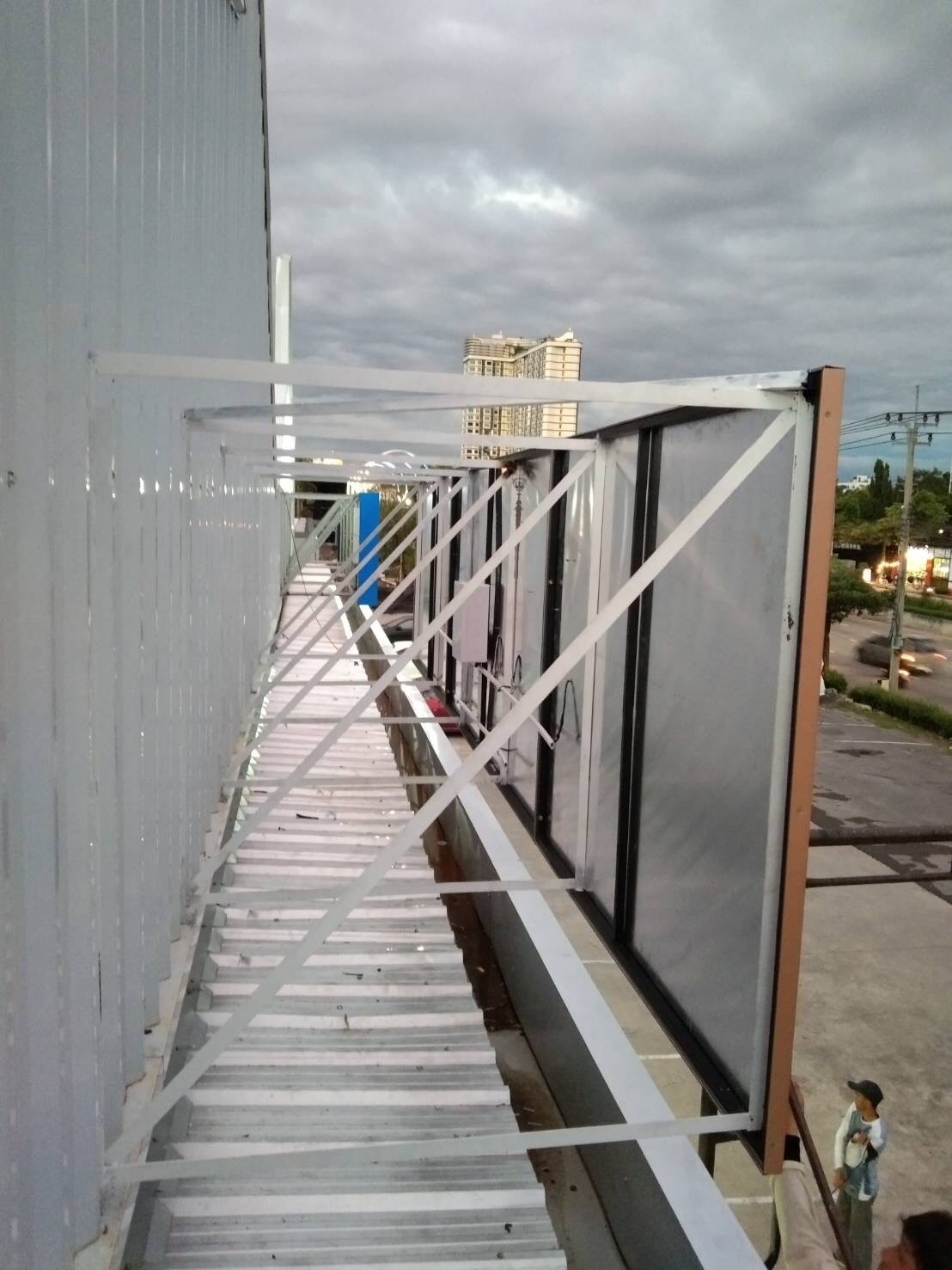 ป้ายไฟออกหน้า Solux Clinic