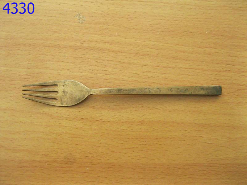 ส้อมทองเหลือง ด้ามเหลี่ยม (4330)