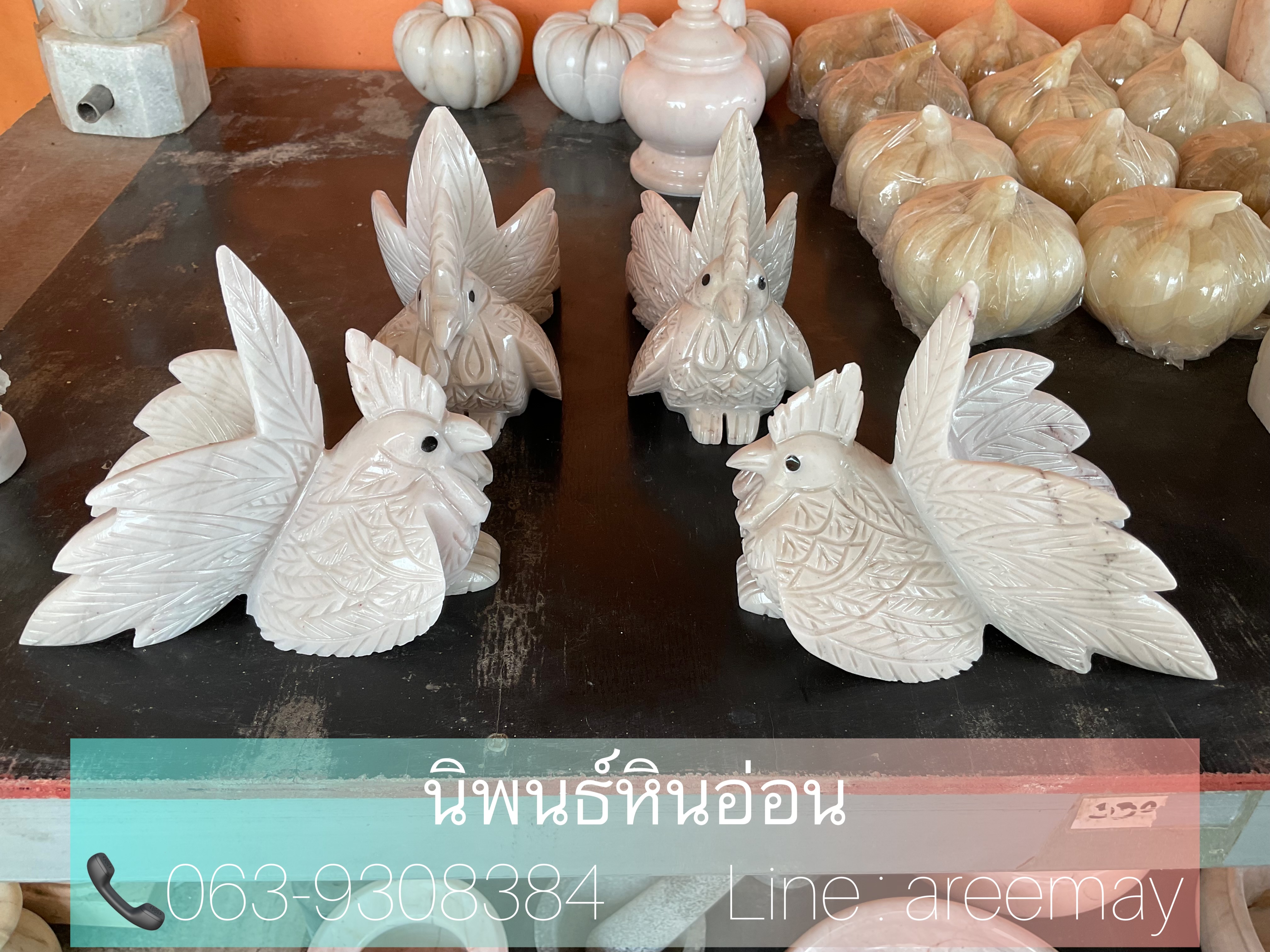 ไก่แกะสลักหินอ่อน