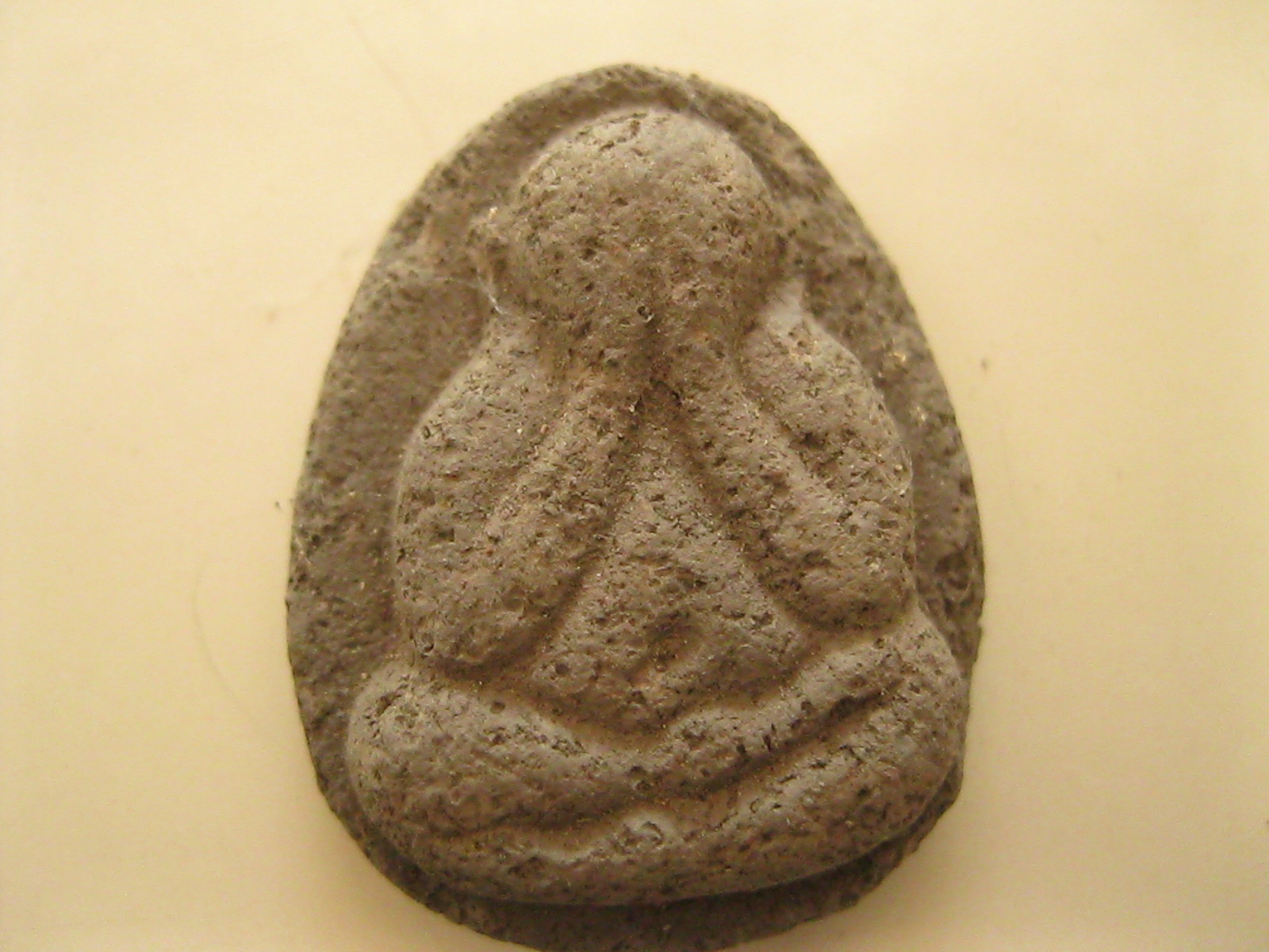 พระปิดตาเนื้อว่าน เก่าสวยครับ (1401)