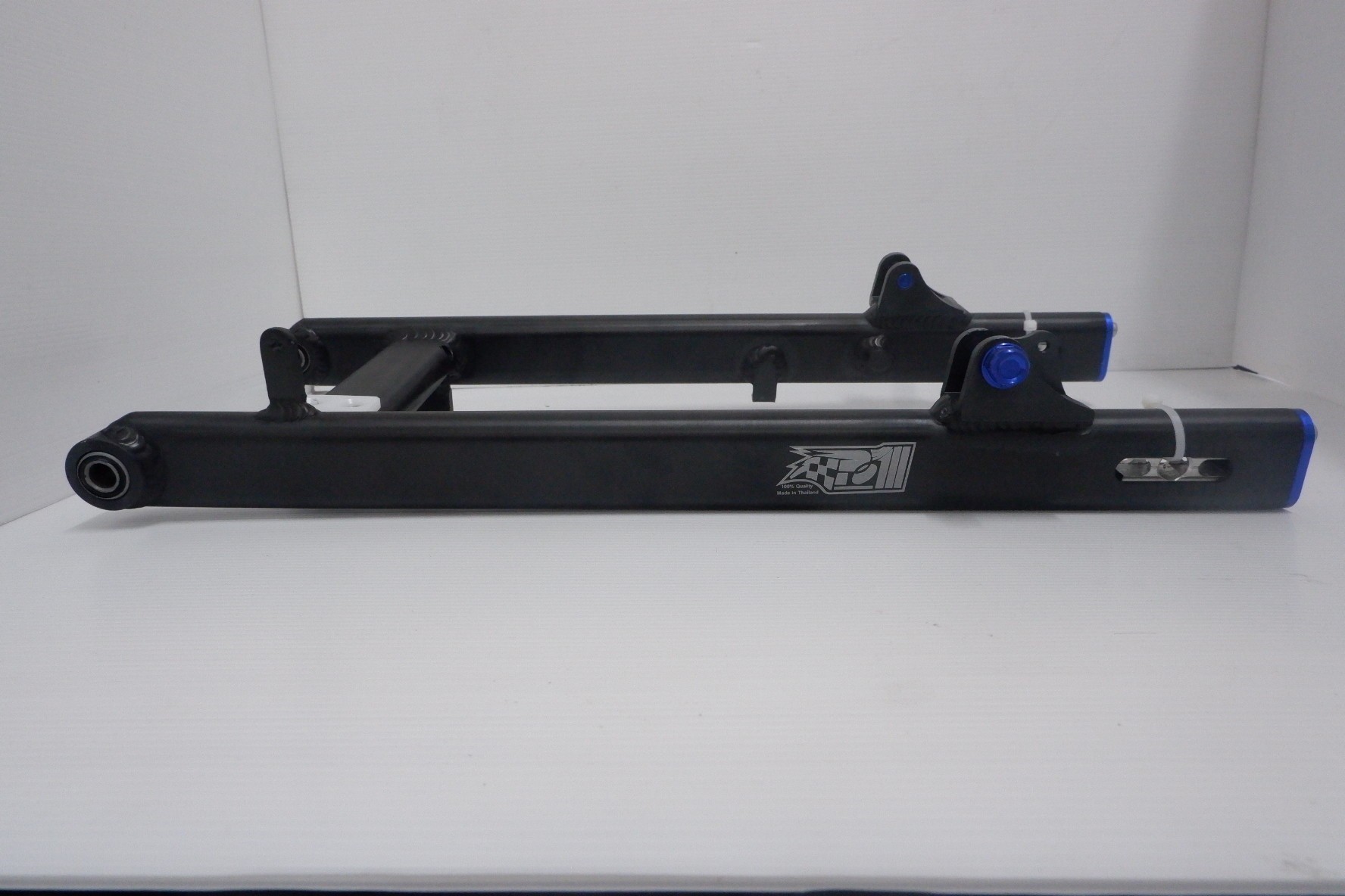 สวิงอาร์ม Podium 1 สีดำ ความยาวเท่าเดิม (เลือกรุ่นรถด้านใน)