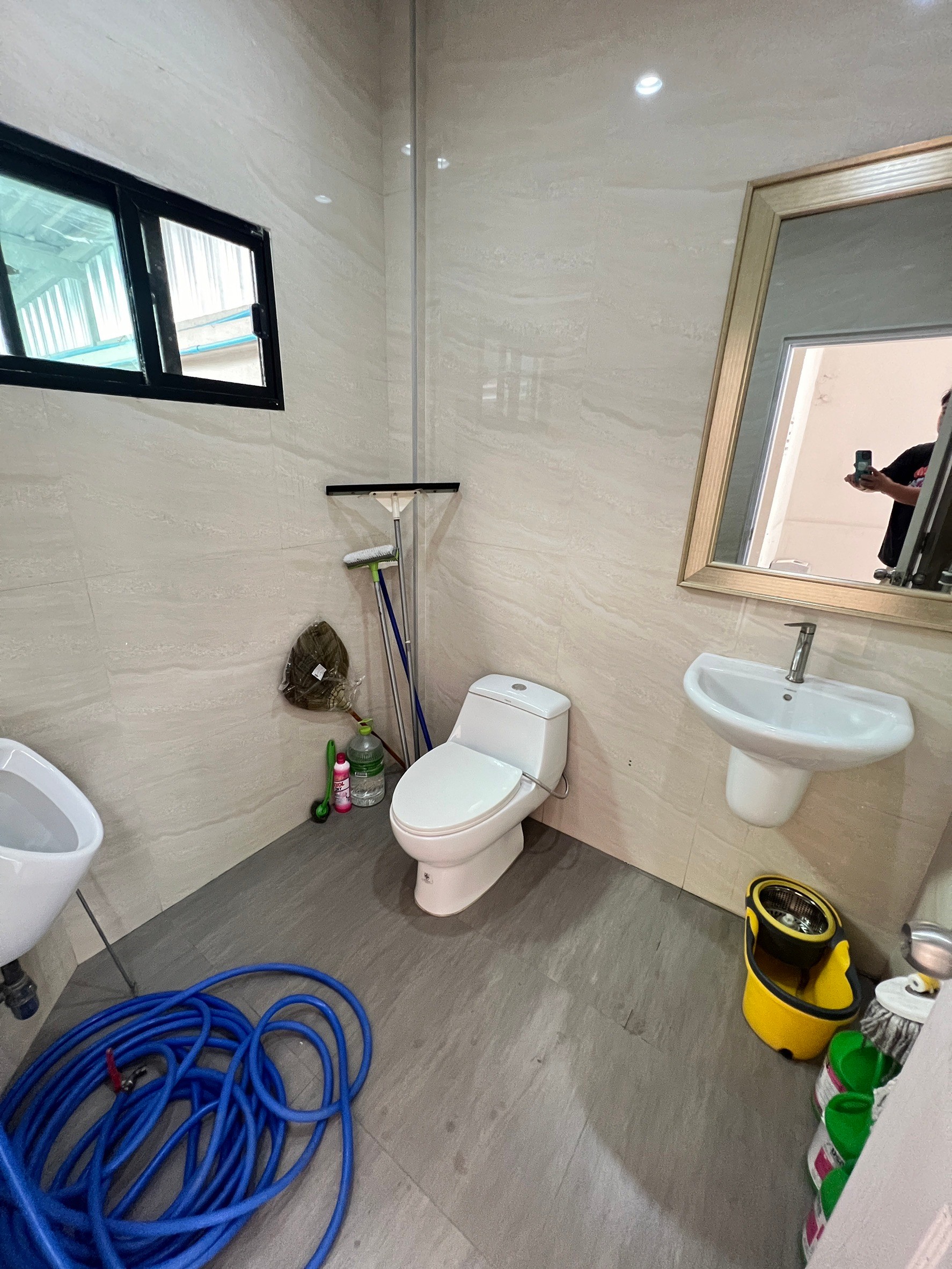 ให้เช่าอาคารพาณิชย์ ริมถนนเอกชัย ปากซอยเอกชัย109 (รหัสทรัพย์ B12615ห้อง1)