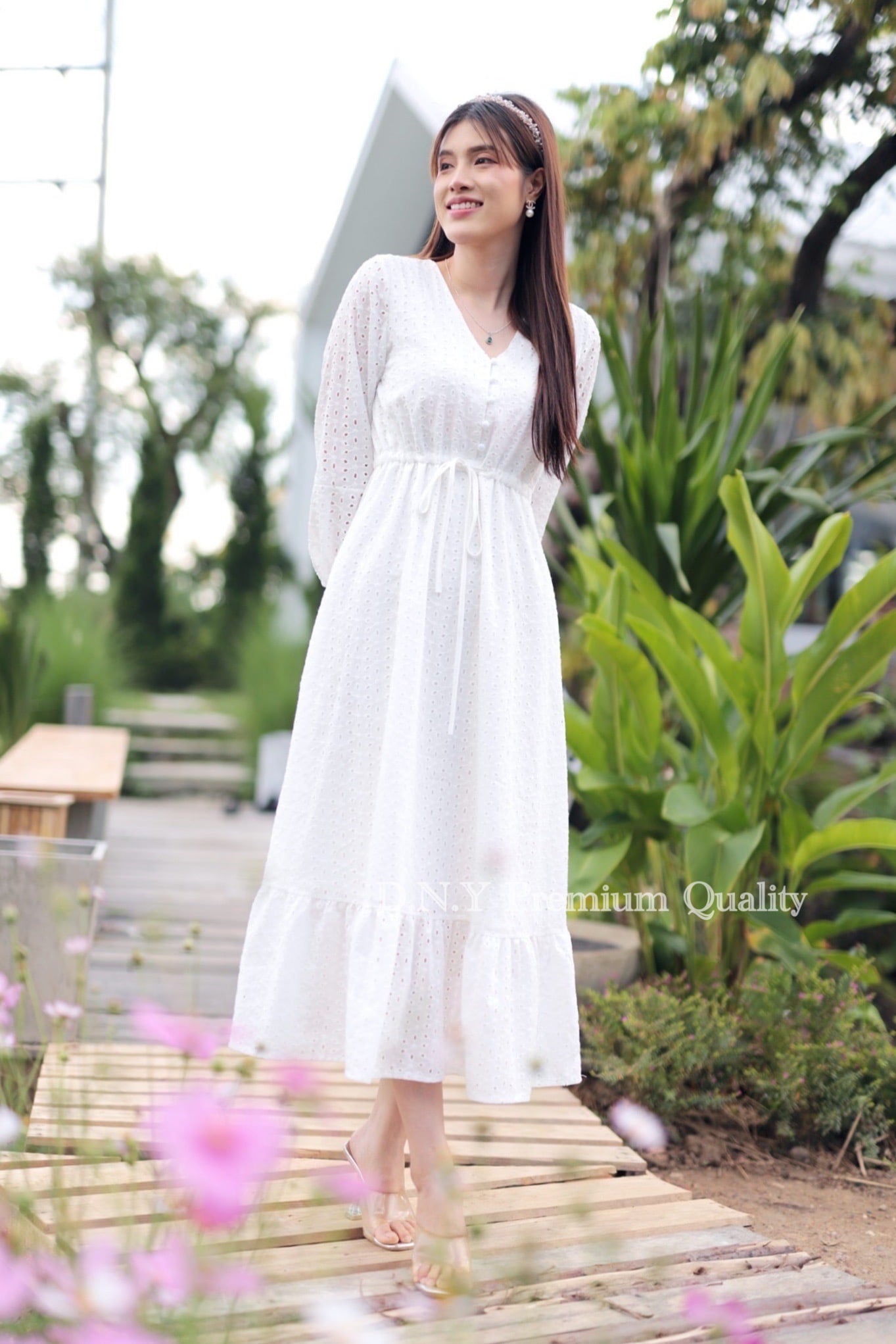 ชุดสีขาวดีไซน์คอเหลี่ยม ( M-2xl)