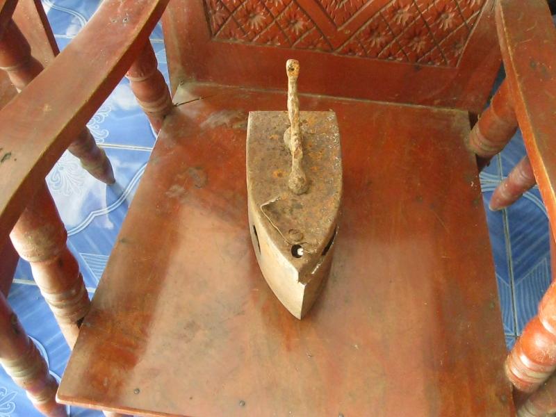 เตารีดเก่า เตารีดใช้ถ่าน (4720)