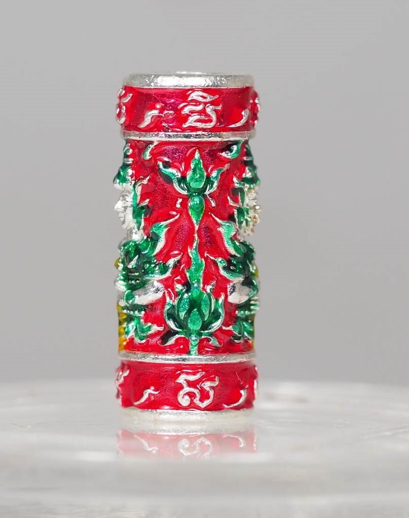 ตะกรุดท้าวเวสสุวรรณทวิพัตร์(หน้าเทวดา และ หน้ายักษ์) รุ่นเศรษฐีบูชาครู เนื้อโลหะชุบกะไหล่เงินลงยาสีแดง