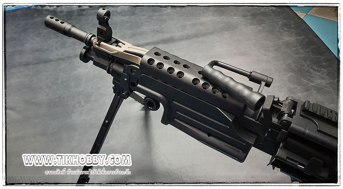 ปืนกลไฟฟ้า (หนัก) M249 PARA บอดี้พลาสติก ท้ายเหล็ก (ลดภาระให้ผู้ถือ) แต่ยังคงเหมือนจริงอยู่ดีครับ