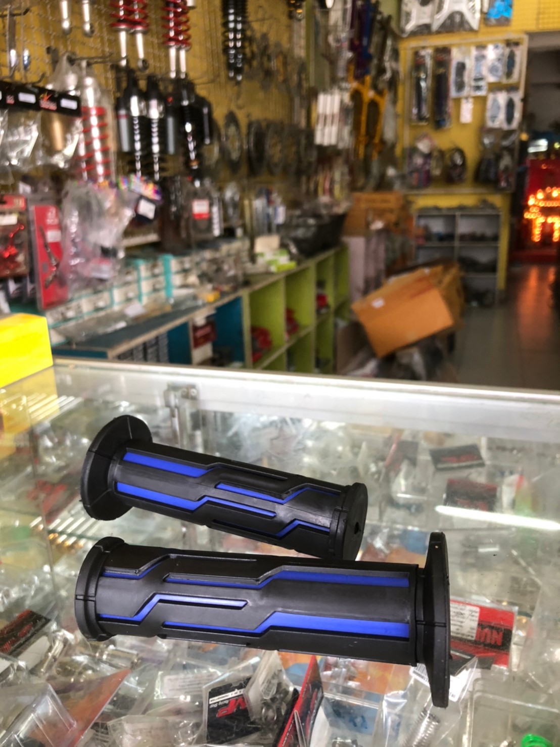 ปลอกมือ ปลอกแฮนด์ เดโทน่า Daytona งานนิ่ม ปลอกแฮนด์แต่ง ปลอกมือยางนิ่ม ลาย แบรนด์(1คู่)พร้อมส่งจาก🇹🇭 งานกล่อง ใส่รถจักรยานยนต์ทุกรุ่น