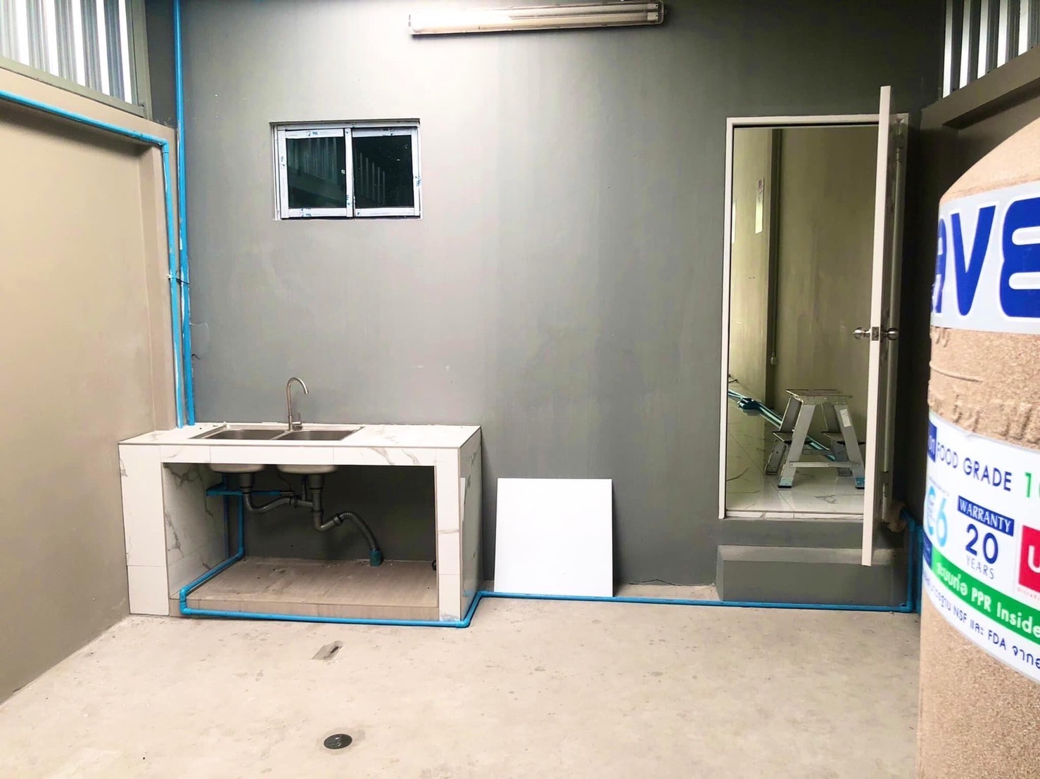 ให้เช่าอาคารพาณิชย์ ริมถนนเอกชัย ปากซอยเอกชัย109 (รหัสทรัพย์ B12615ห้อง4)