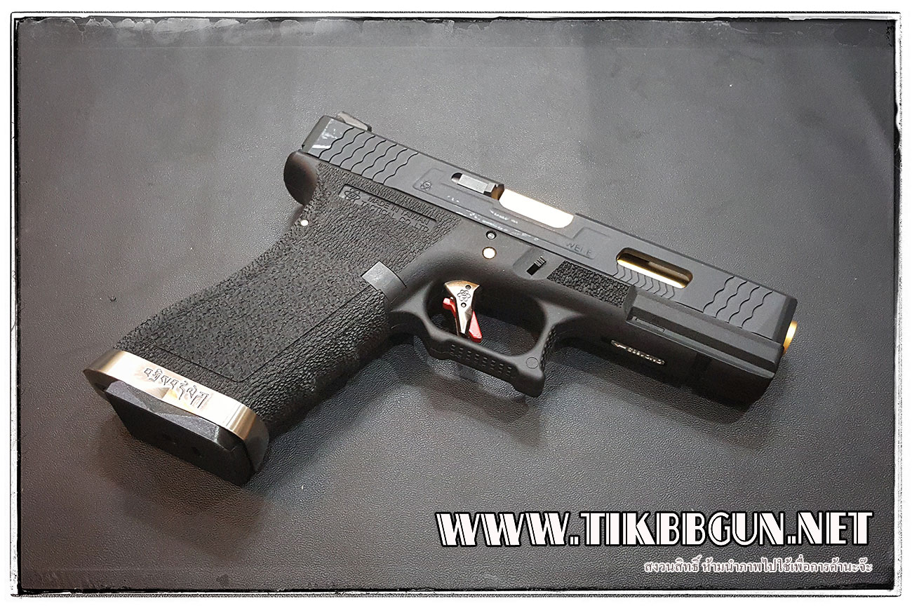 ปืนสั้นระบบแก๊สโบลว์แบล็ค รุ่น G18 T1 WE สีดำ สไลด์แต่งสีดำ ท่อสีทอง